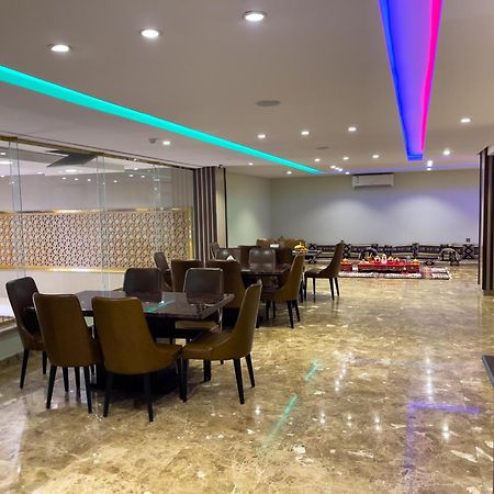 Landmark Hotel Suites ตะบูก ภายนอก รูปภาพ