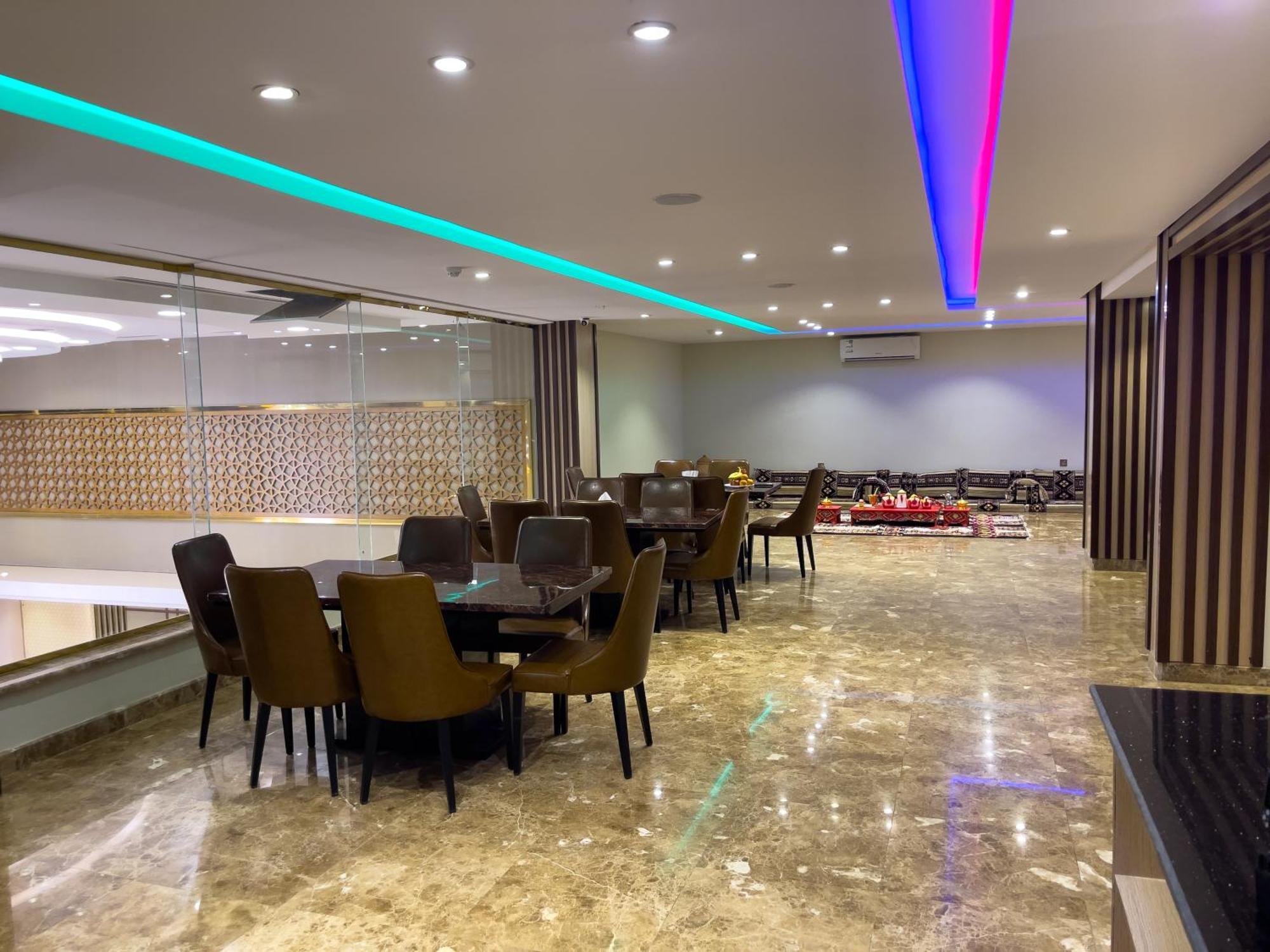 Landmark Hotel Suites ตะบูก ภายนอก รูปภาพ