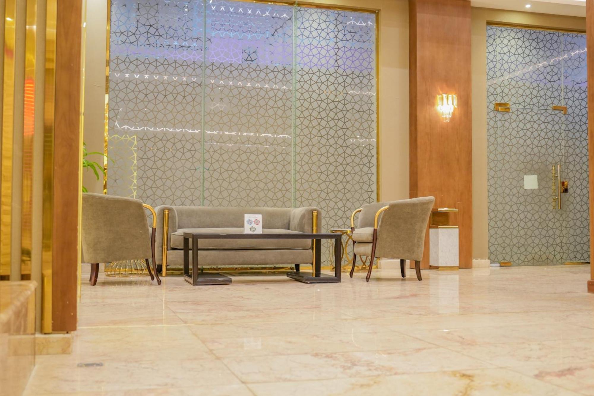Landmark Hotel Suites ตะบูก ภายนอก รูปภาพ
